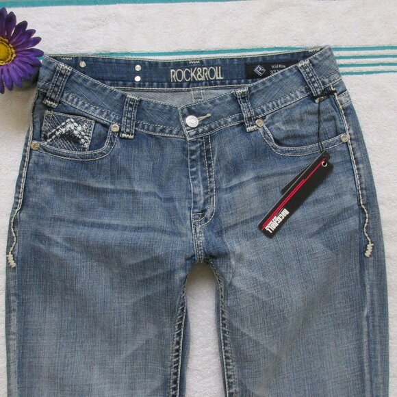 New ROCK & ROLL Cowgirl Jeans Size 33x32 Light Blue Mid Rise Bootcut Denim - Picture 2 of 9